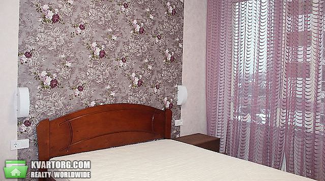 Rent out 3-room apartment. Киев,  Невская — photo 10