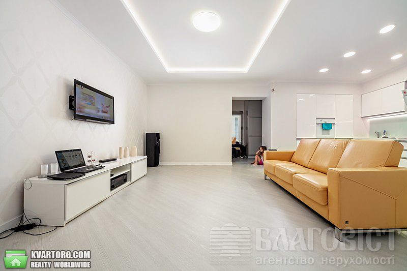 Sell 3-room apartment. Киев, Регенераторная — photo 1