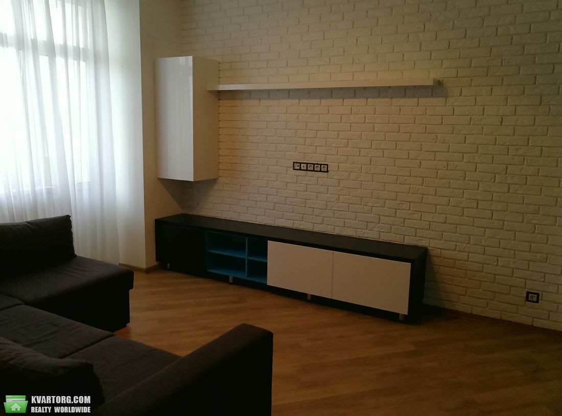Rent out 1-room apartment. Киев,  Златоустовская — photo 1