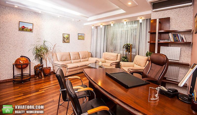 Sell 4-room apartment. Киев,  Введенская — photo 1