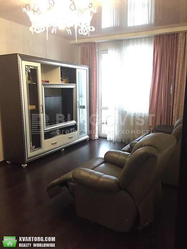 Rent out 2-room apartment. Киев,  Голосеевский пр — photo 1