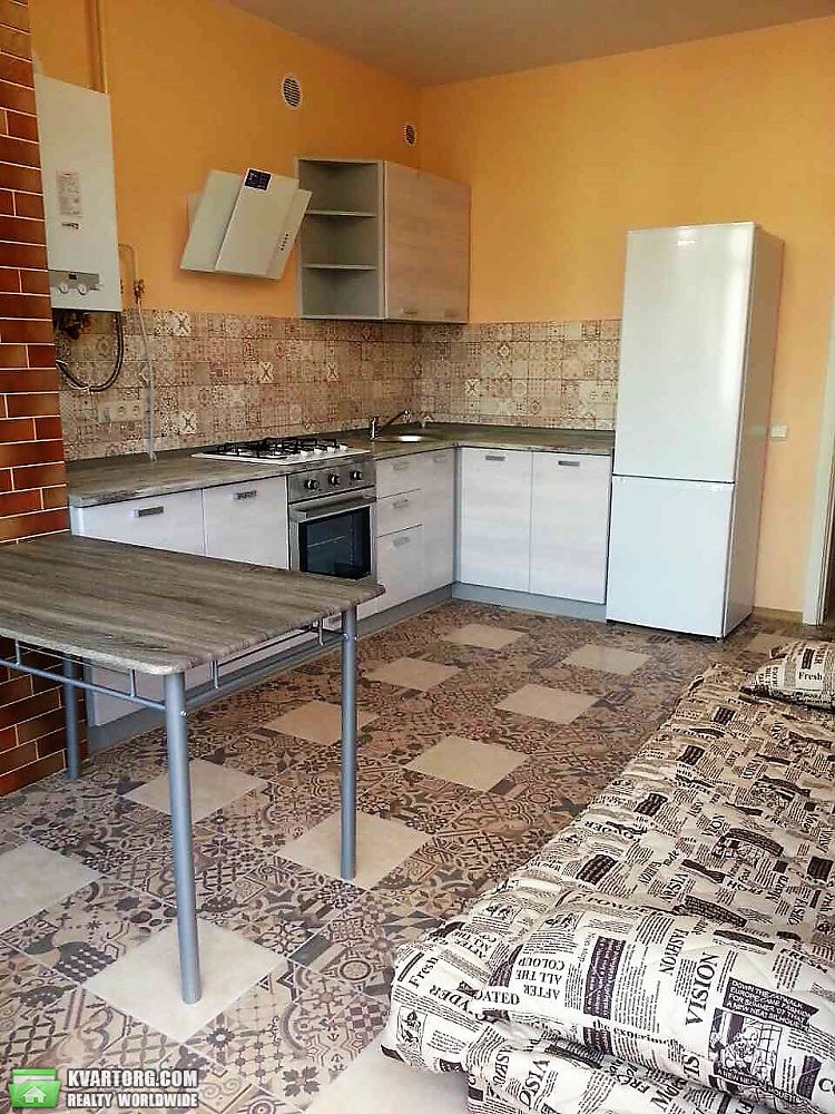 Rent out 1-room apartment. Киев,  Львовская — photo 1