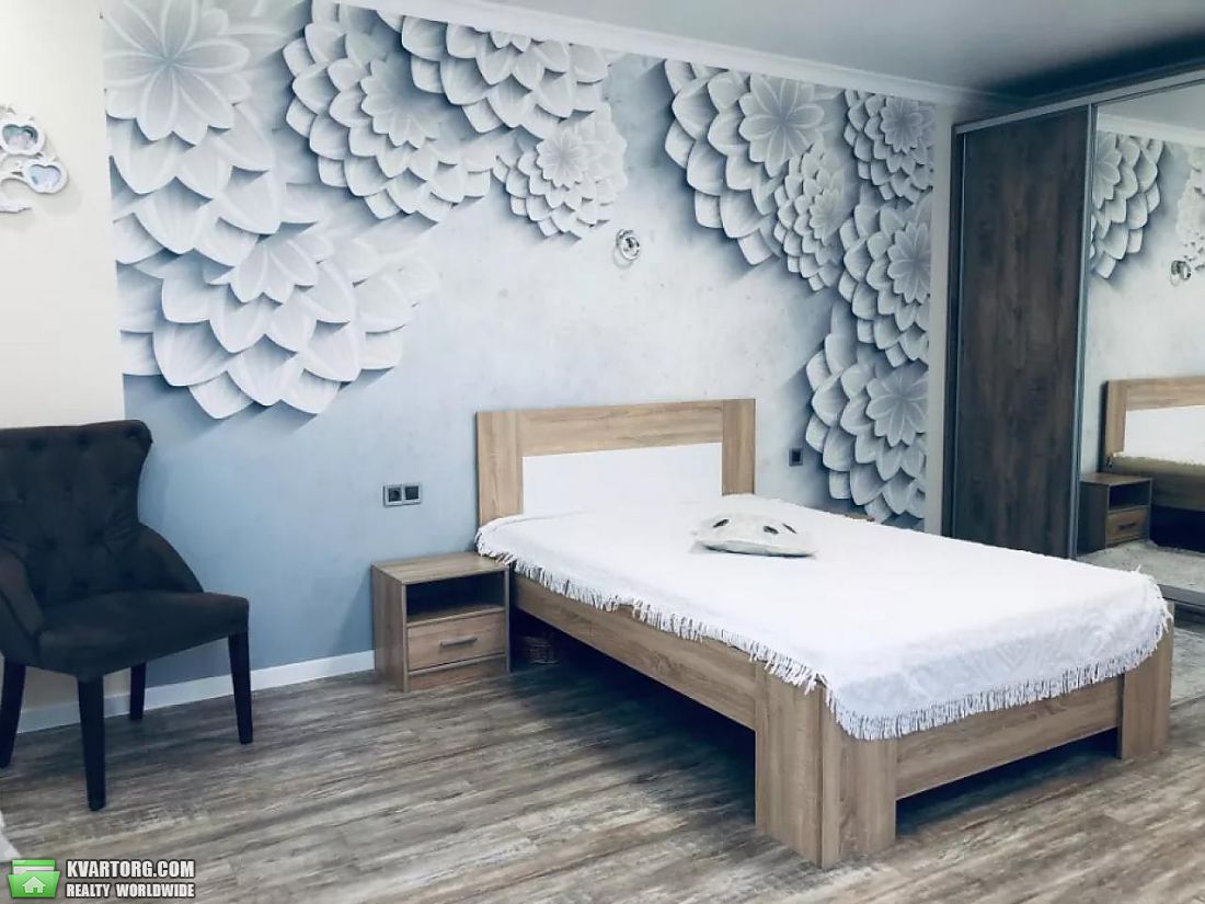 Rent out 2-room apartment. Киев,  Рыбалко — photo 3