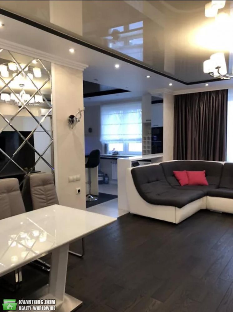 Rent out 3-room apartment. Киев,  Демиевская — photo 1