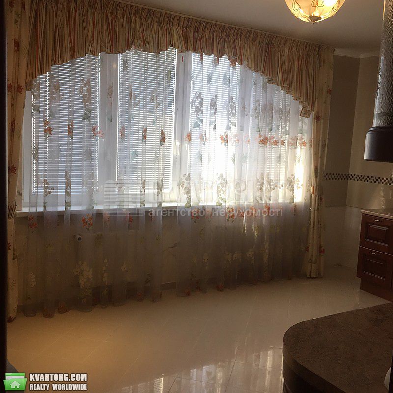 Rent out 2-room apartment. Киев,  Луначарского — photo 1