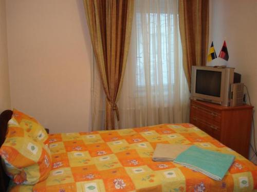 Rent out 2-room apartment. Киев,  Чеховский пер — photo 8