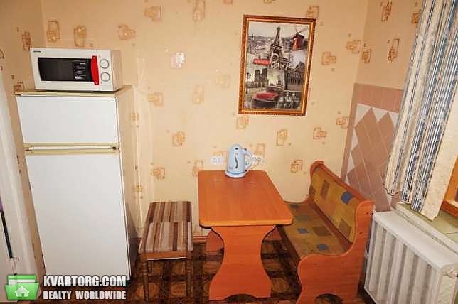 Rent out 2-room apartment. Киев,  Щорса — photo 4