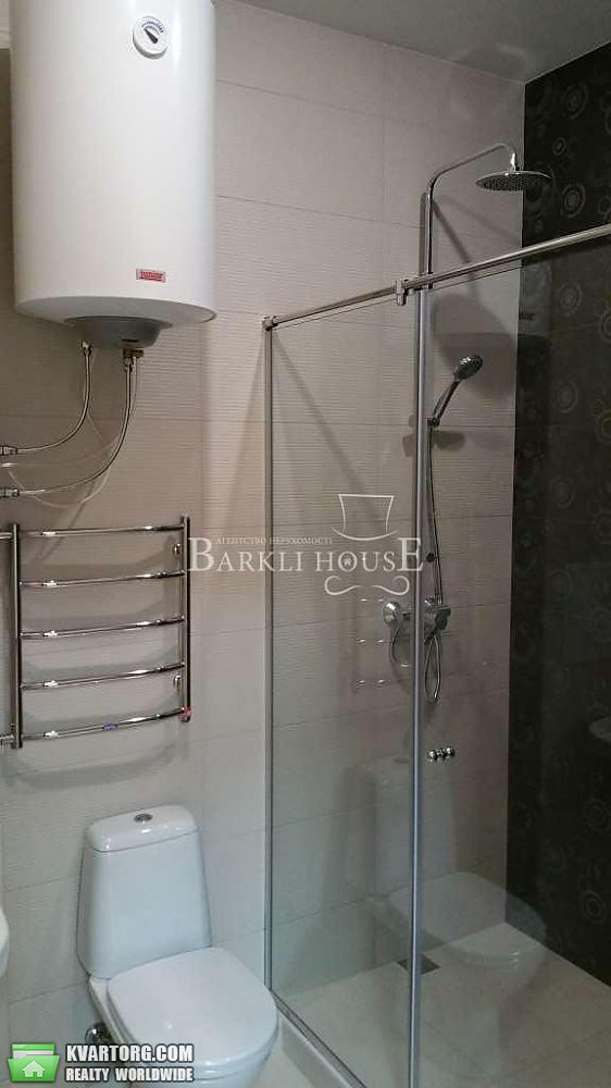 Rent out 4-room apartment. Киев,  Полтавская — photo 1
