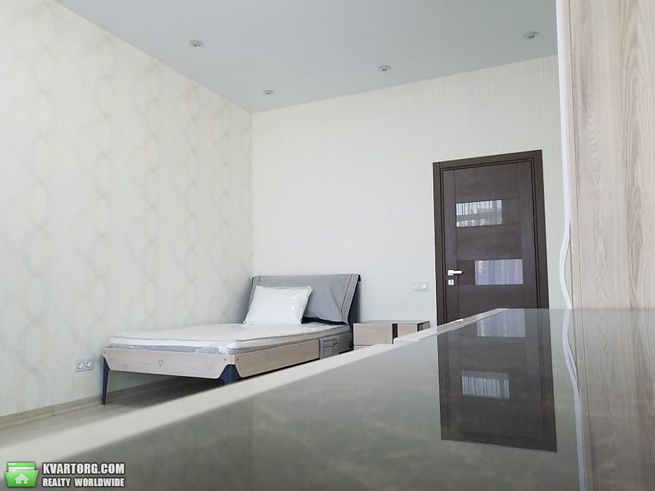 Rent out 3-room apartment. Киев, Коновальца — photo 8