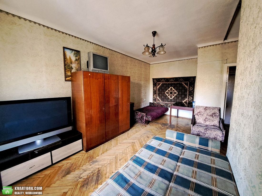 Rent out 1-room apartment. Киев,  Воссоединения пр — photo 4