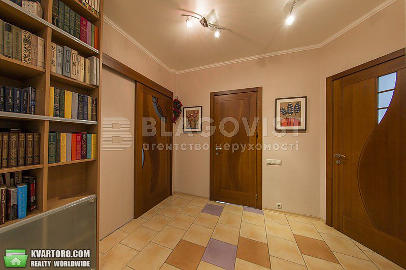 Sell 3-room apartment. Киев,  Подгорная — photo 8