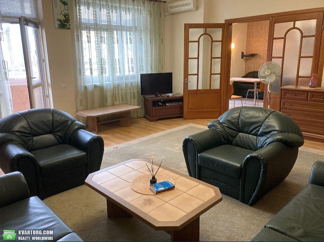 Rent out 3-room apartment. Киев, Коновальця — photo 5