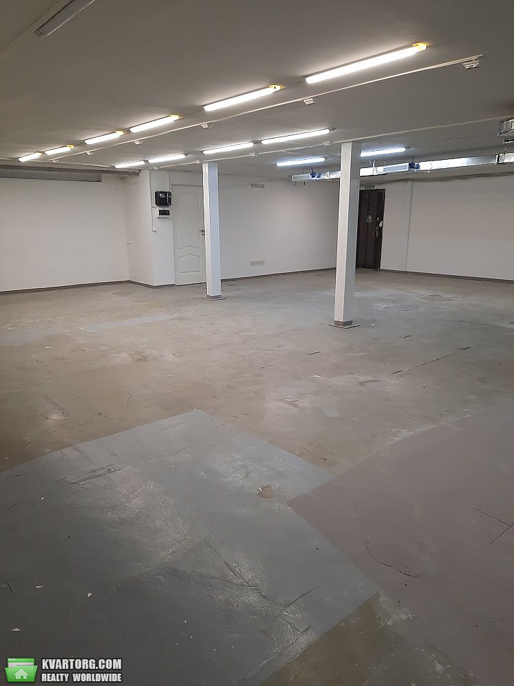 Rent out warehouse. Киев,  Березняковская — photo 1