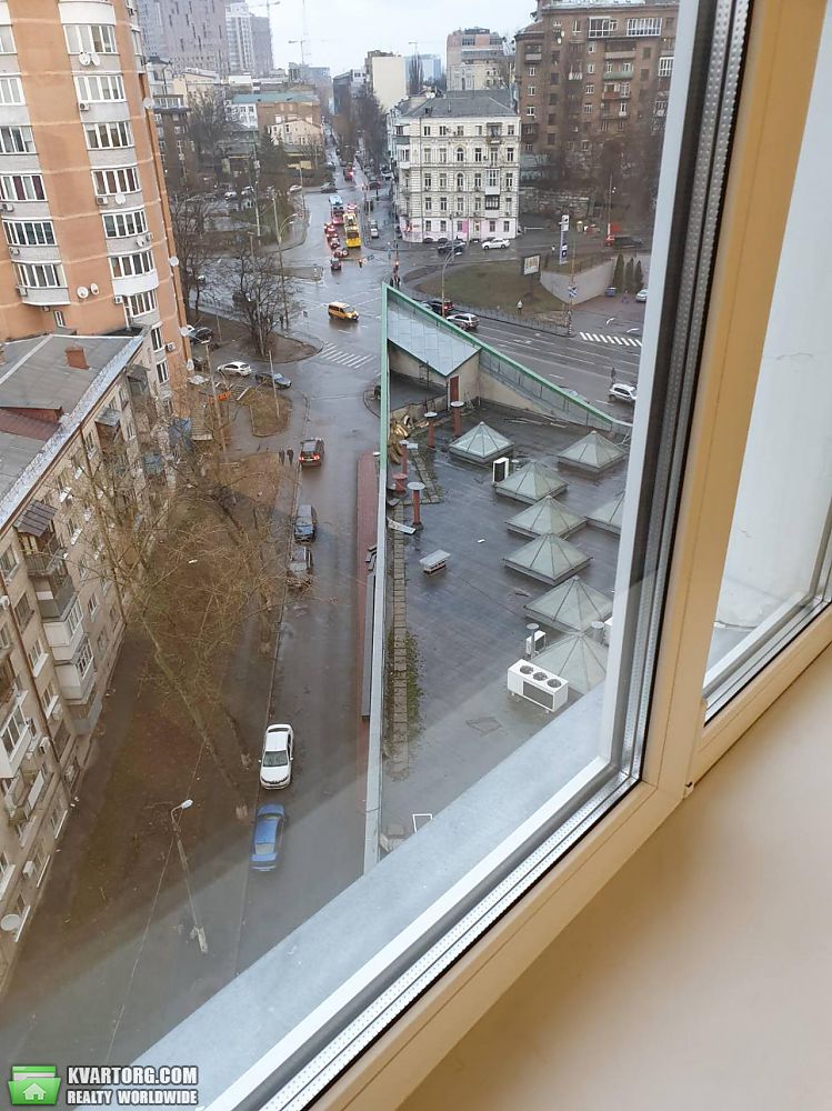 Rent out 2-room apartment. Киев,  Черновола — photo 10