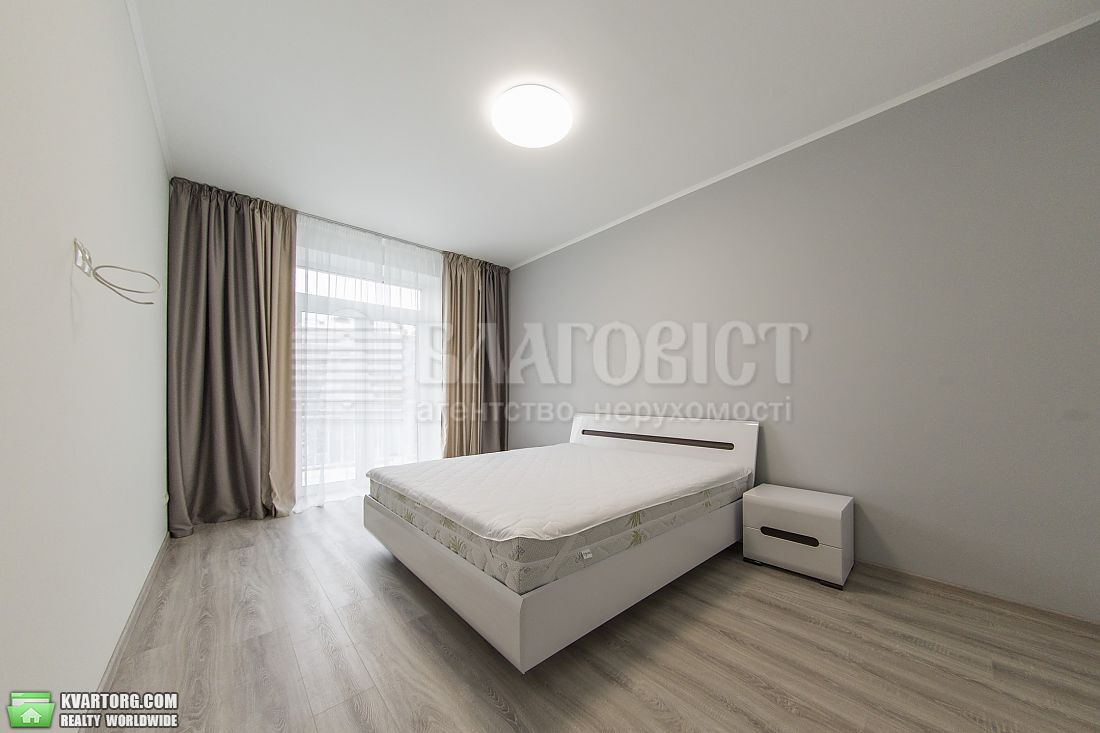 Rent out 2-room apartment. Киев,  Мазепы Ивана — photo 2