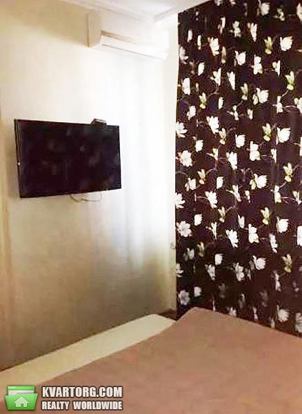 Rent out 2-room apartment. Киев,  Днепровская наб — photo 8