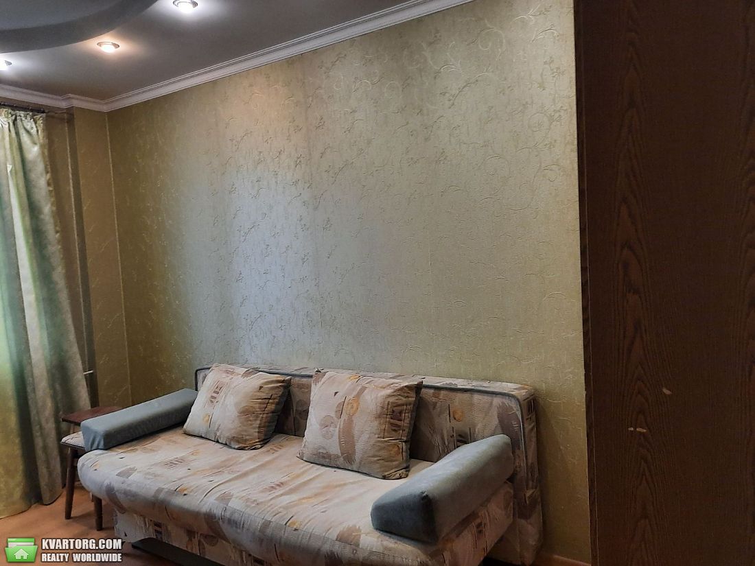 Rent out 2-room apartment. Киев,  Вершигоры — photo 1