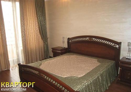 Rent out 2-room apartment. Киев,  Жилянская — photo 1