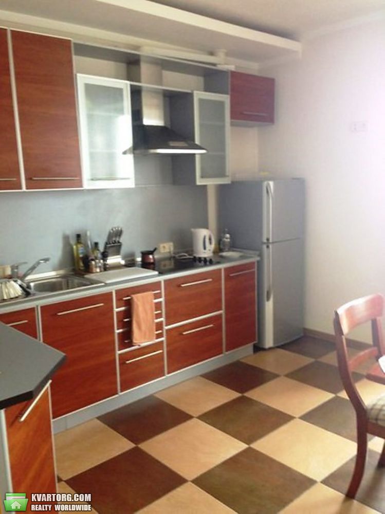 Rent out 2-room apartment. Киев,  Львовская — photo 1