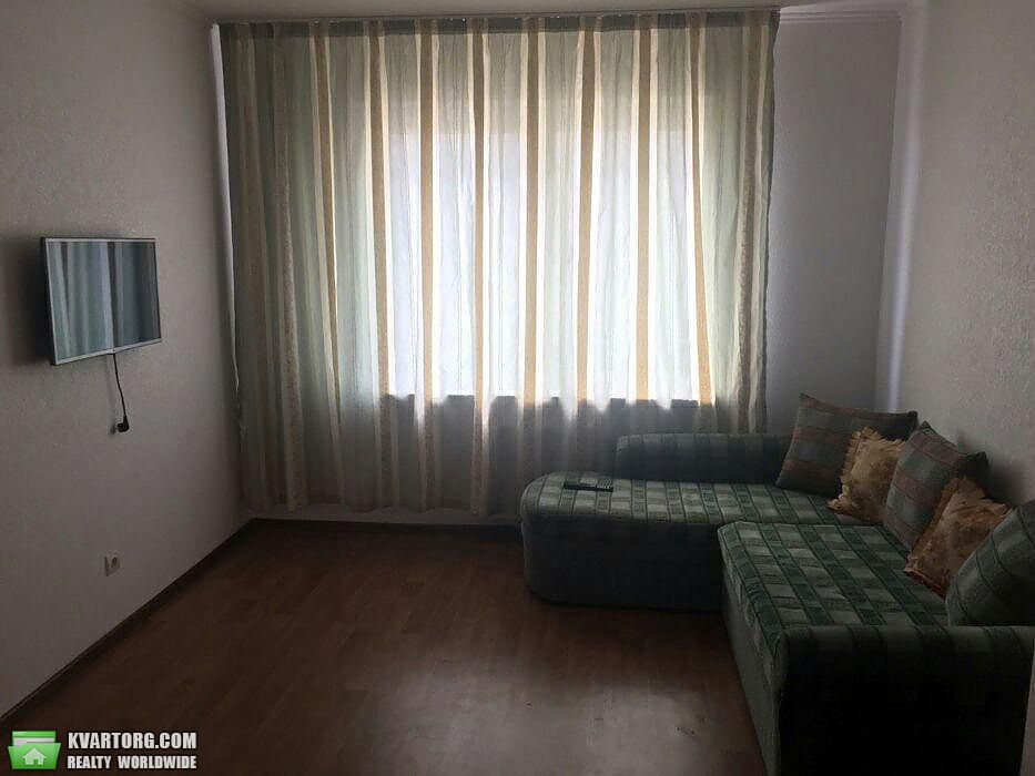 Rent out 1-room apartment. Киев, Русовой Софии — photo 1