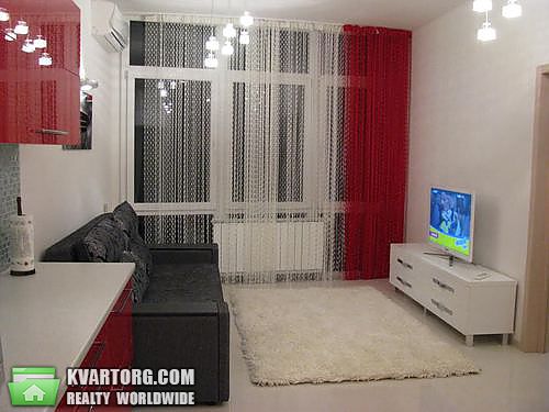 Sell 2-room apartment. Киев, Дмитриевская — photo 1