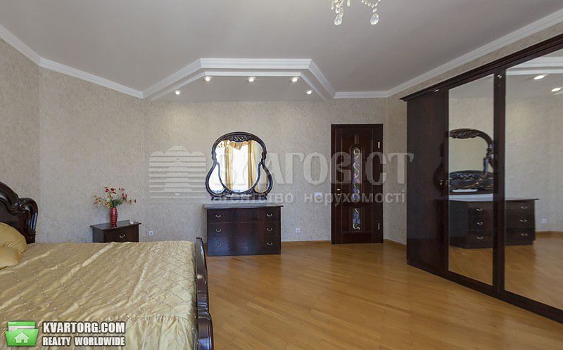 Rent out 4-room apartment. Киев,  Черновола — photo 2