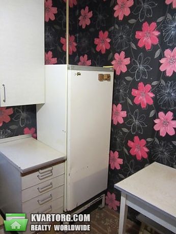 Rent out 2-room apartment. Киев,  Мира пр — photo 5