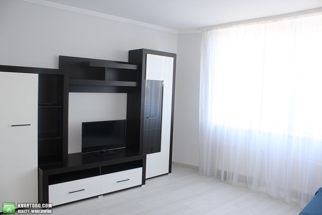 Rent out 1-room apartment. Киев, Максимовича — photo 9