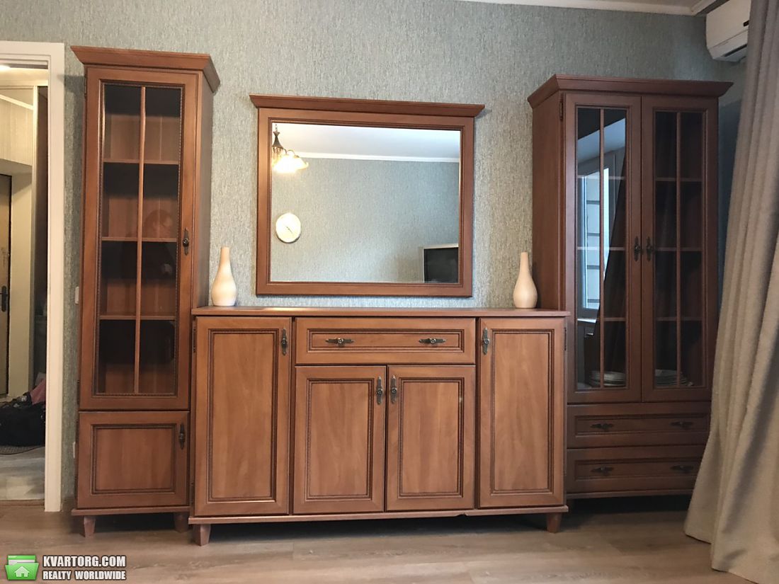 Rent out 1-room apartment. Киев,  Кловский спуск — photo 3