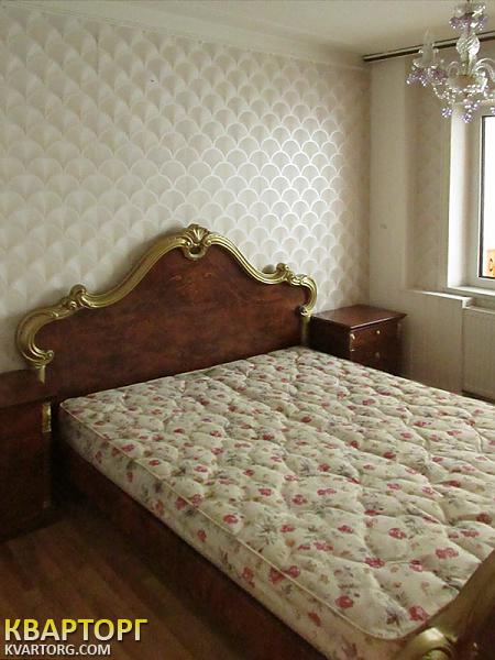 Rent out 3-room apartment. Киев, Кошица — photo 1