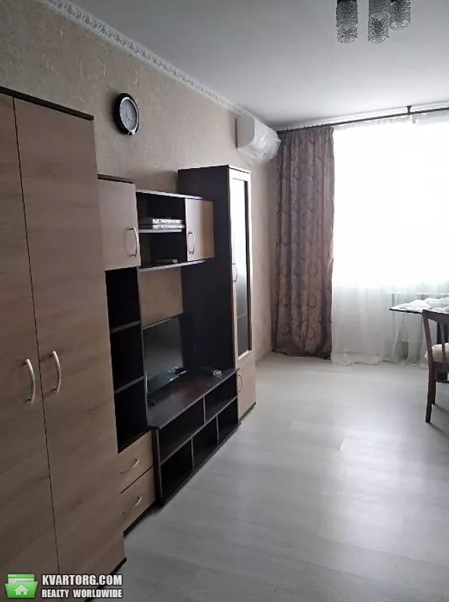 Rent out 2-room apartment. Киев,  Лобачевского пер — photo 3
