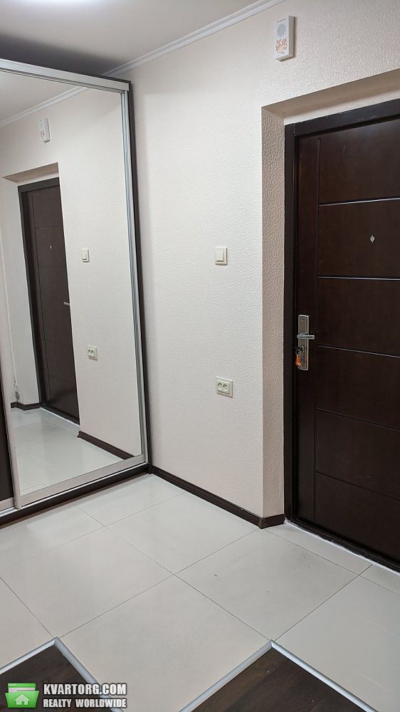 Rent out 3-room apartment. Киев,  Декабристов — photo 1
