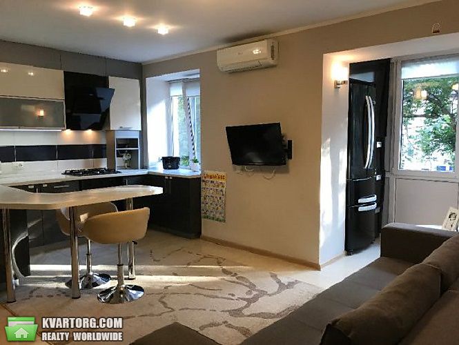Sell 2-room apartment. Киев,  Багговутовская — photo 2