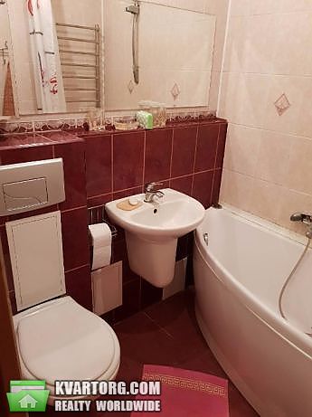 Rent out 3-room apartment. Киев,  Строителей — photo 1