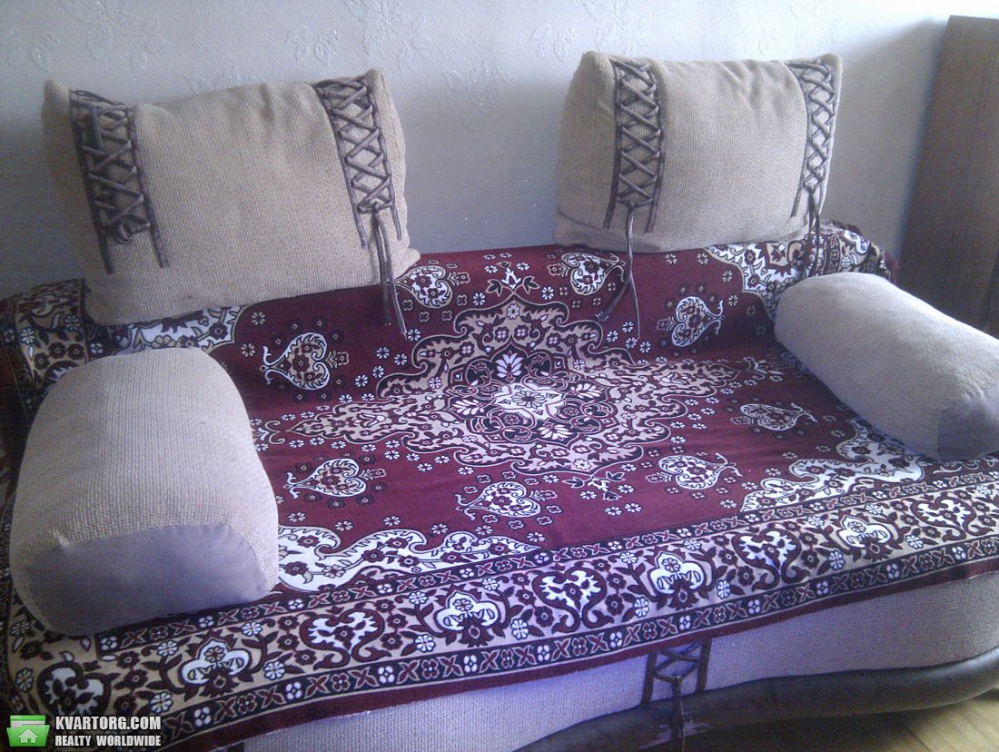 Rent out 3-room apartment. Киев,  Симиренко — photo 1