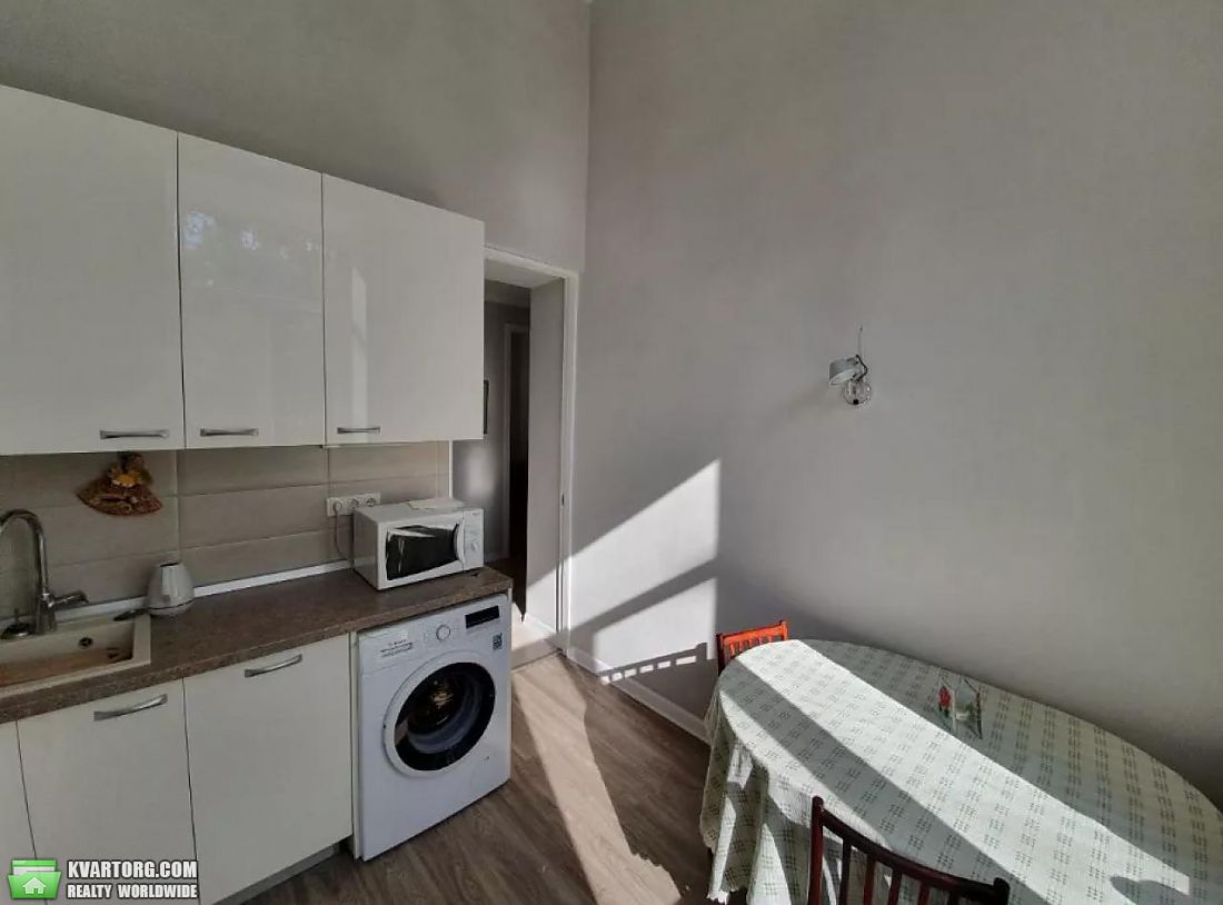 Rent out 3-room apartment. Киев,  Городецкого — photo 6