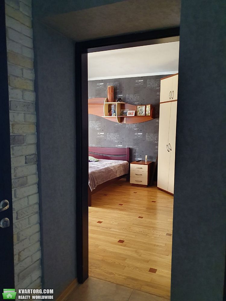 Sell 3-room apartment. Киев,  Ломоносова — photo 1