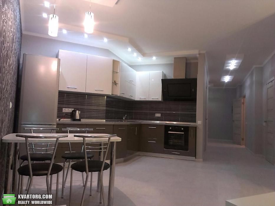 Rent out 2-room apartment. Киев,  Пчелки — photo 1