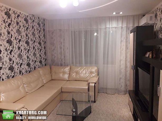 Rent out 2-room apartment. Киев,  Бажана — photo 2