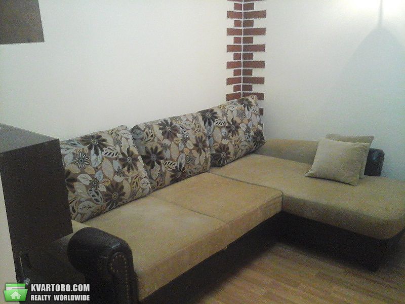 Rent out 2-room apartment. Киев,  Курская — photo 8