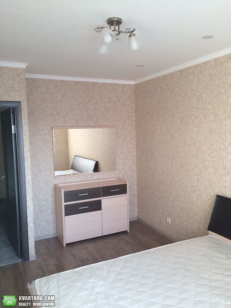 Rent out 2-room apartment. Днепропетровск, набережная победы — photo 3