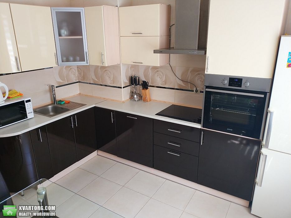 Rent out 2-room apartment. Киев,  Пчелки — photo 1
