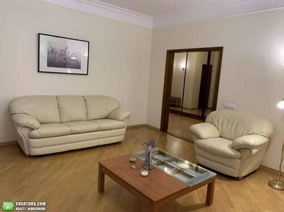 Rent out 3-room apartment. Киев,  Жилянская — photo 4