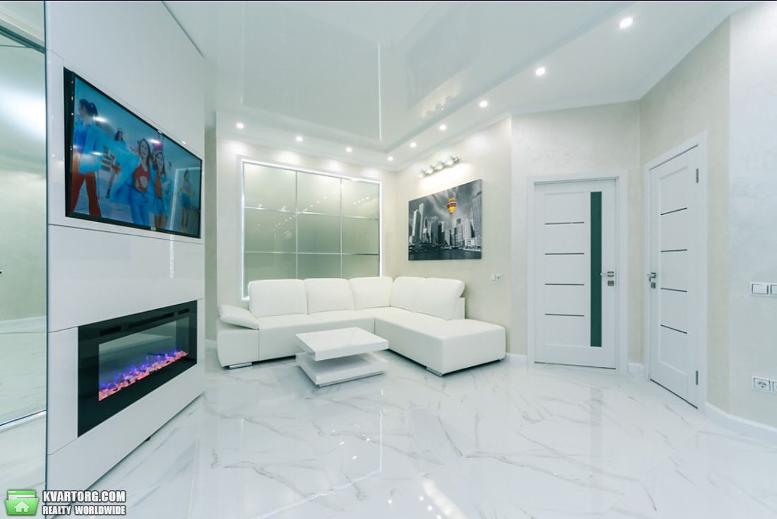 Rent out 3-room apartment. Киев, Василя Тютюнника — photo 1