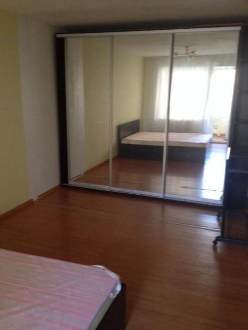 Rent out 2-room apartment. Днепропетровск, Березинская ул. — photo 1