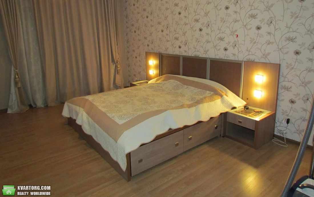 Rent out 3-room apartment. Киев,  Львовская — photo 7