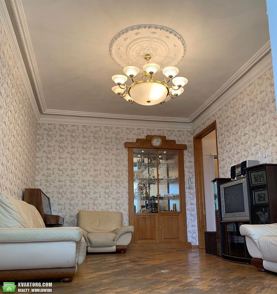 Sell 2-room apartment. Киев,  Большая Житомирская — photo 1