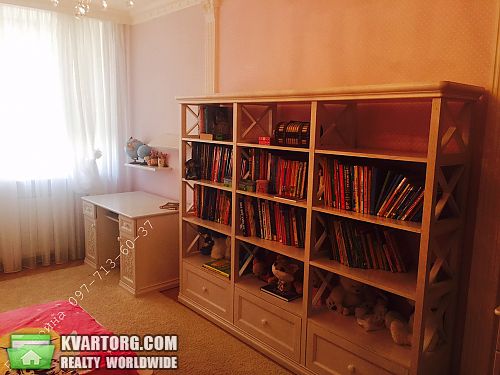 Rent out 4-room apartment. Киев, Героев Сталинграда — photo 5