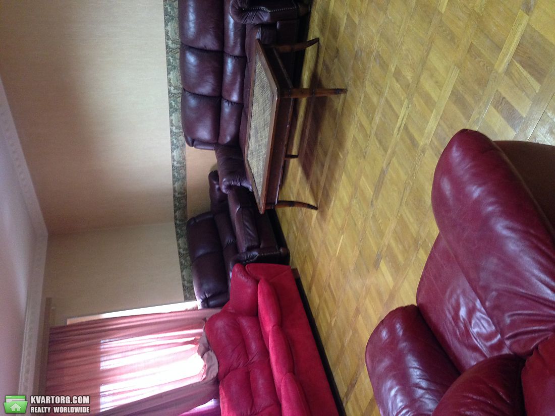 Rent out 4-room apartment. Киев,  Березневая — photo 1