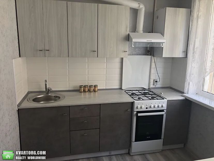 Rent out 3-room apartment. Киев,  Порика — photo 4